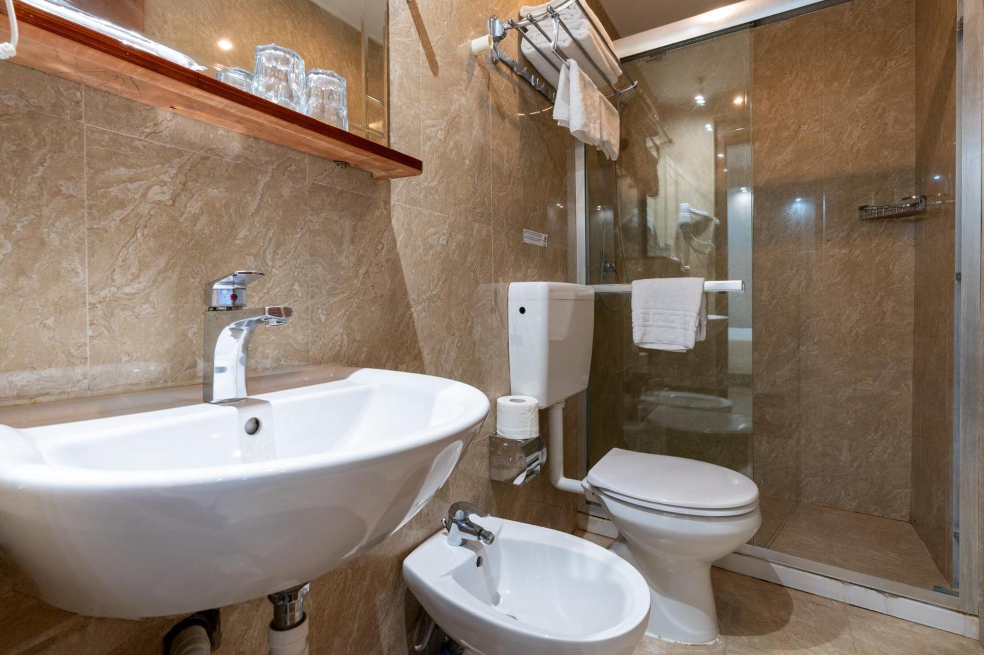 Leone D'oro - Close To Piazza Vittorio Gasthof